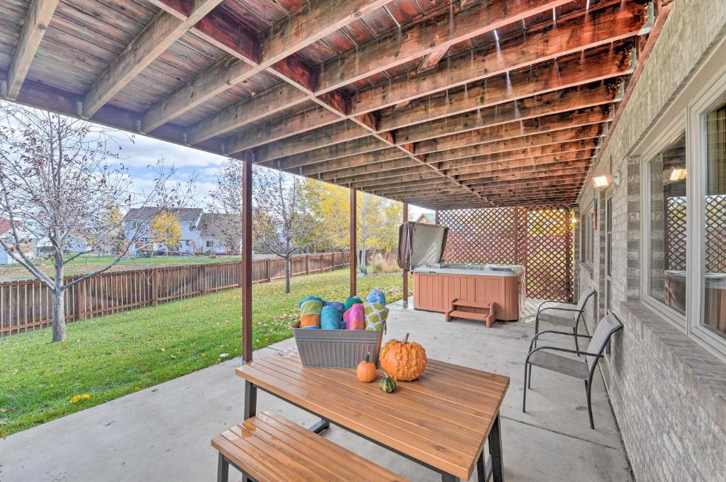 Hot Tub (Jacuzzi) - Photo 2