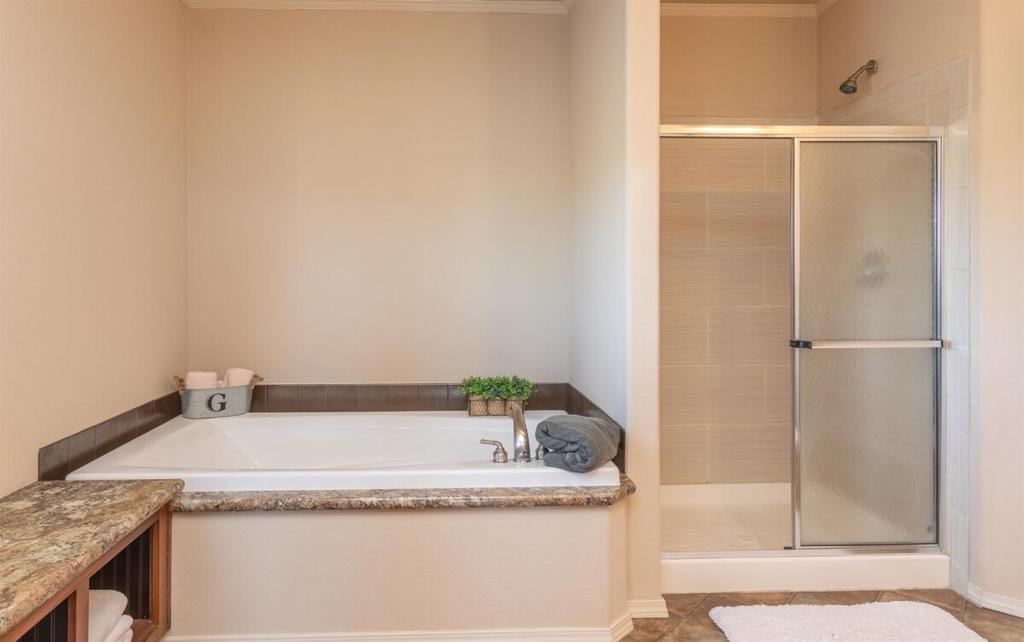 Peaks Paradise - Mtn Views - Hot tub - Game room