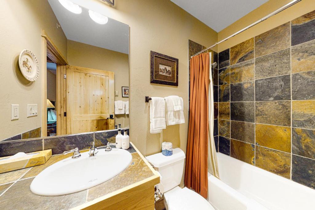 Hot Tub (Jacuzzi) - Photo 5