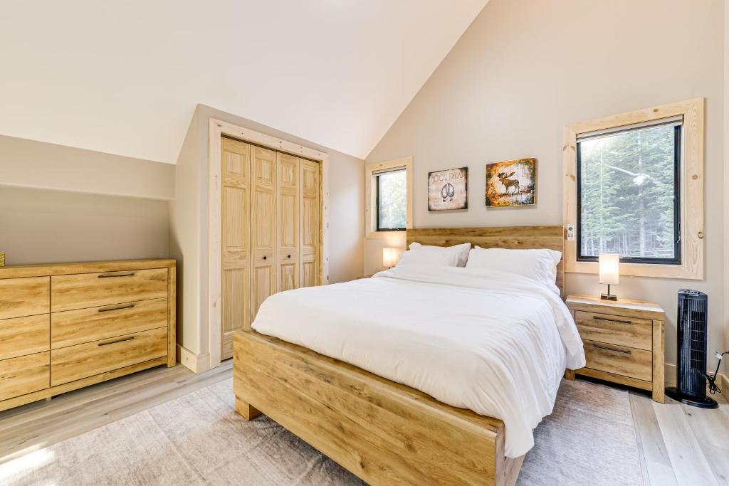 Views, Trails, Hot Tub and More Luxe Wyoming Oasis - Image 7